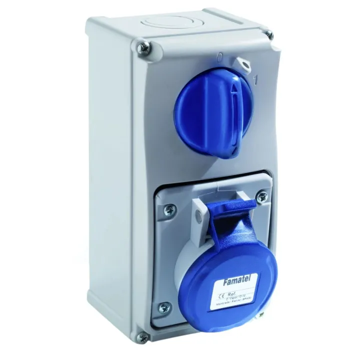26011 Розетка CEE з відключенням 16А 4p 400V IP44