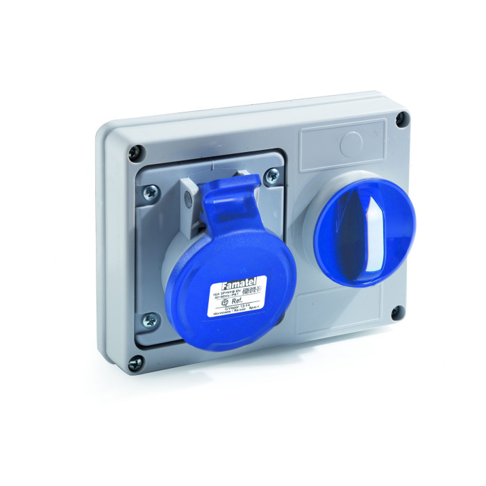 25056 Розетка CEE з відключенням 16А 3p 230V IP44